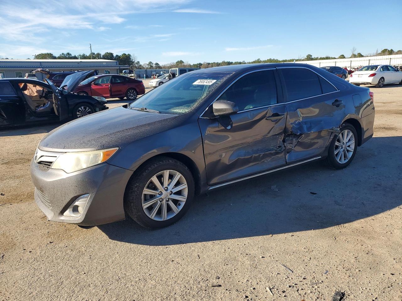 2014 TOYOTA CAMRY