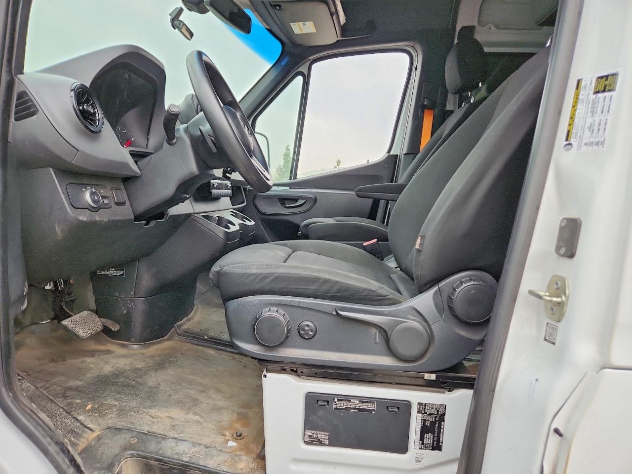 2020 MERCEDES-BENZ SPRINTER 2500 photo 13