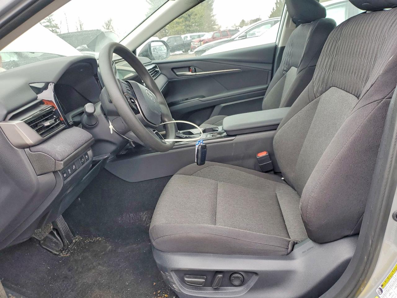 2025 TOYOTA CAMRY photo 7