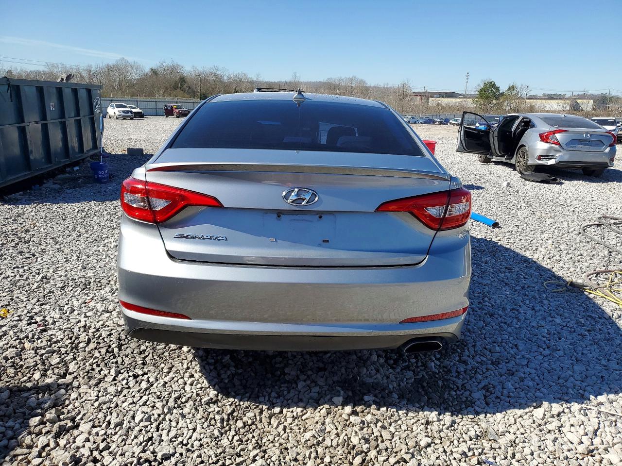 2015 HYUNDAI SONATA SE photo 16