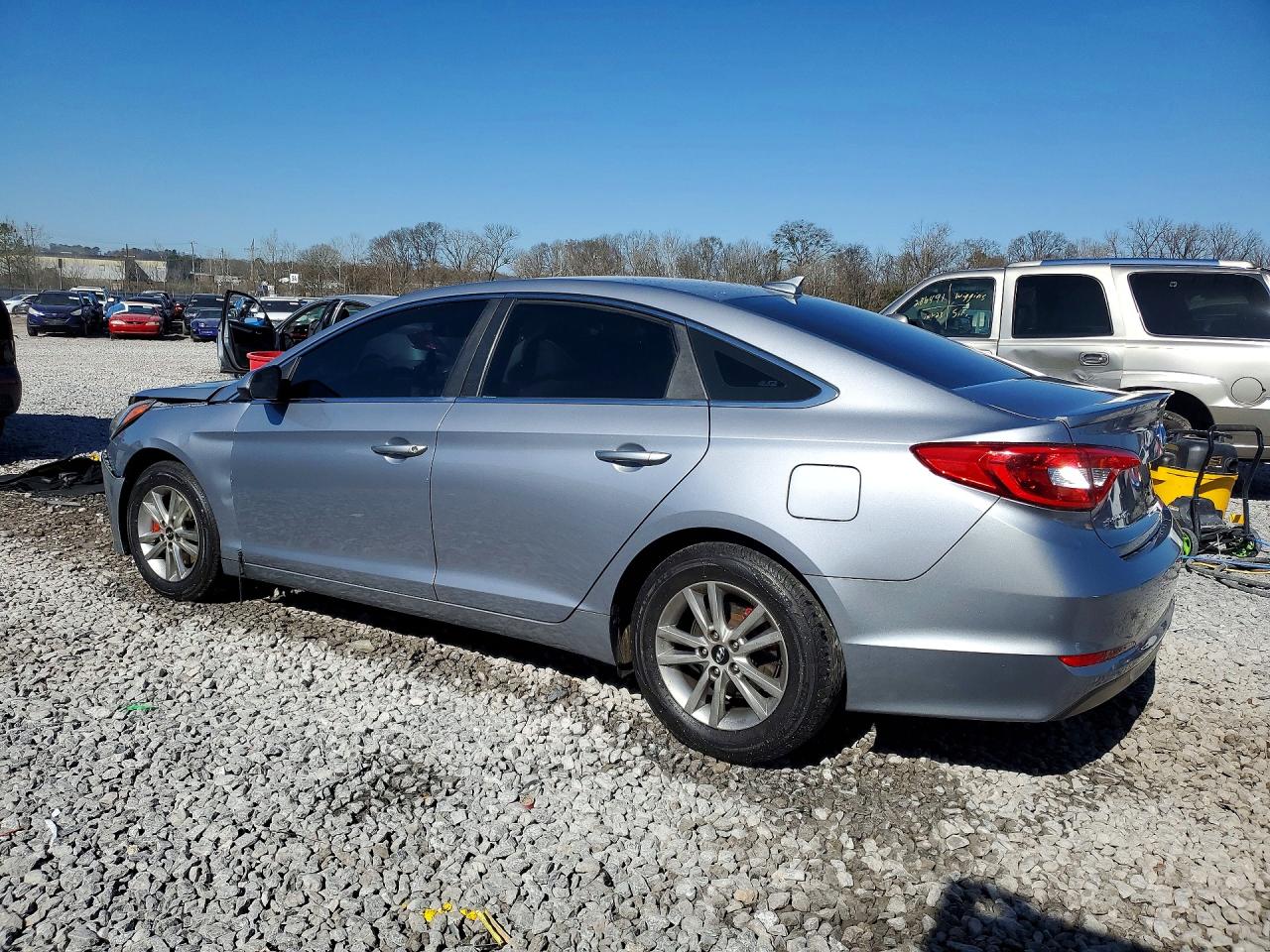 2015 HYUNDAI SONATA SE photo 4