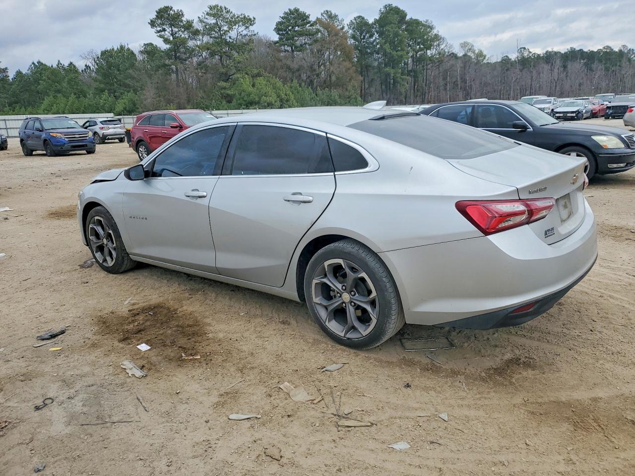 2020 CHEVROLET MALIBU LT photo 2
