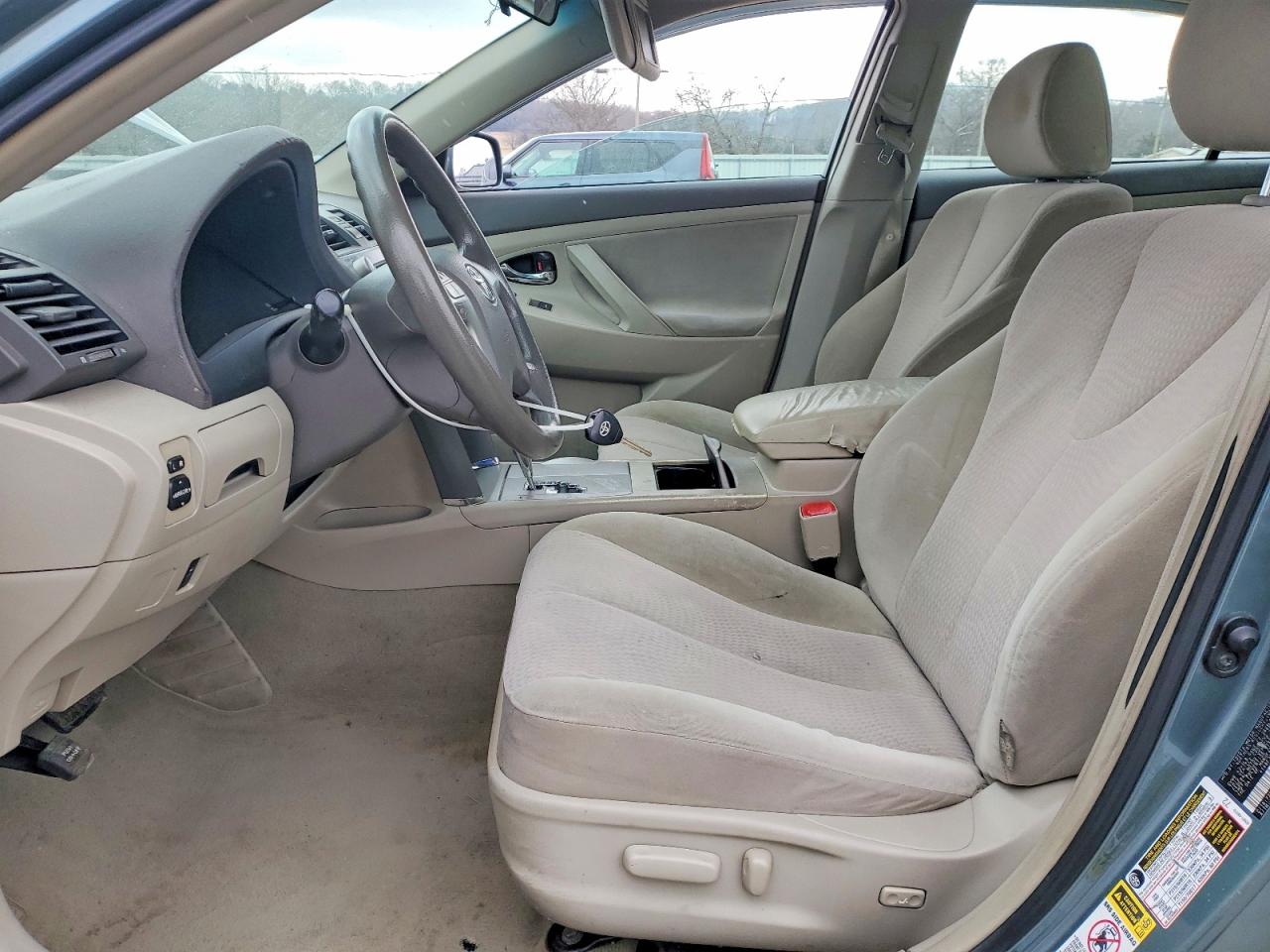 2010 TOYOTA CAMRY BASE photo 13