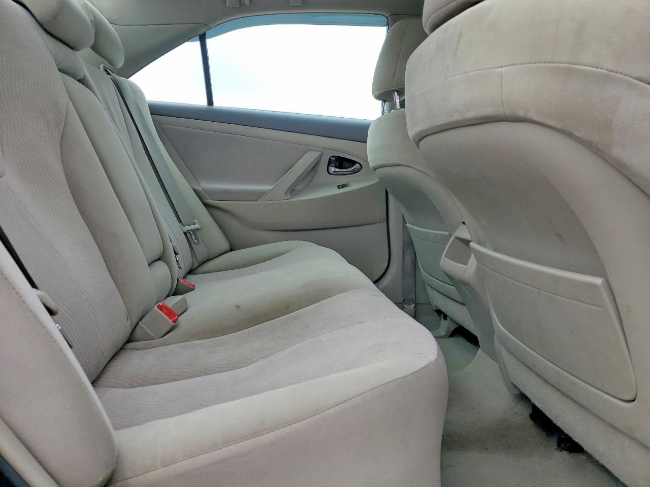 2010 TOYOTA CAMRY BASE photo 19