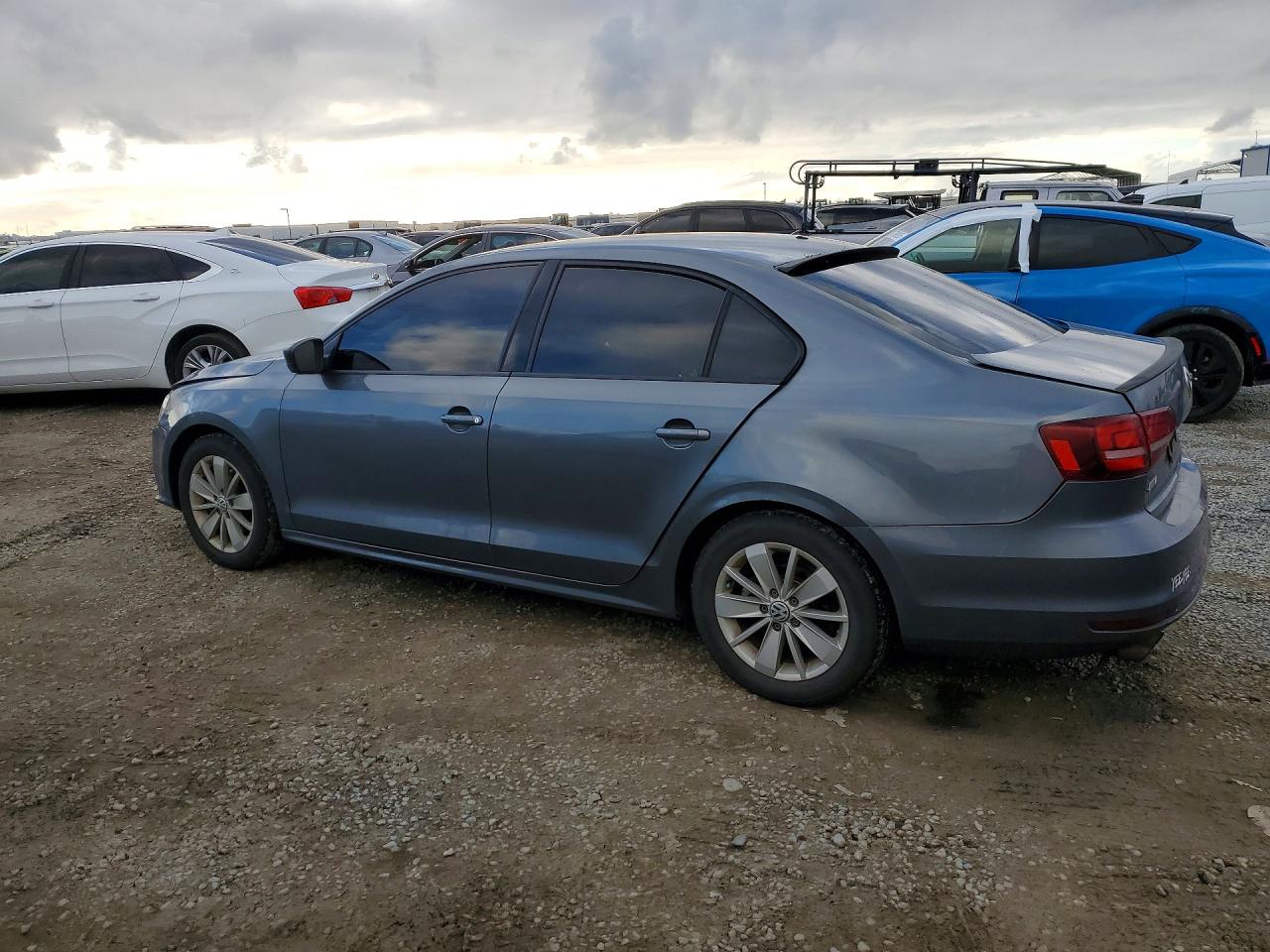 2016 VOLKSWAGEN JETTA S photo 2