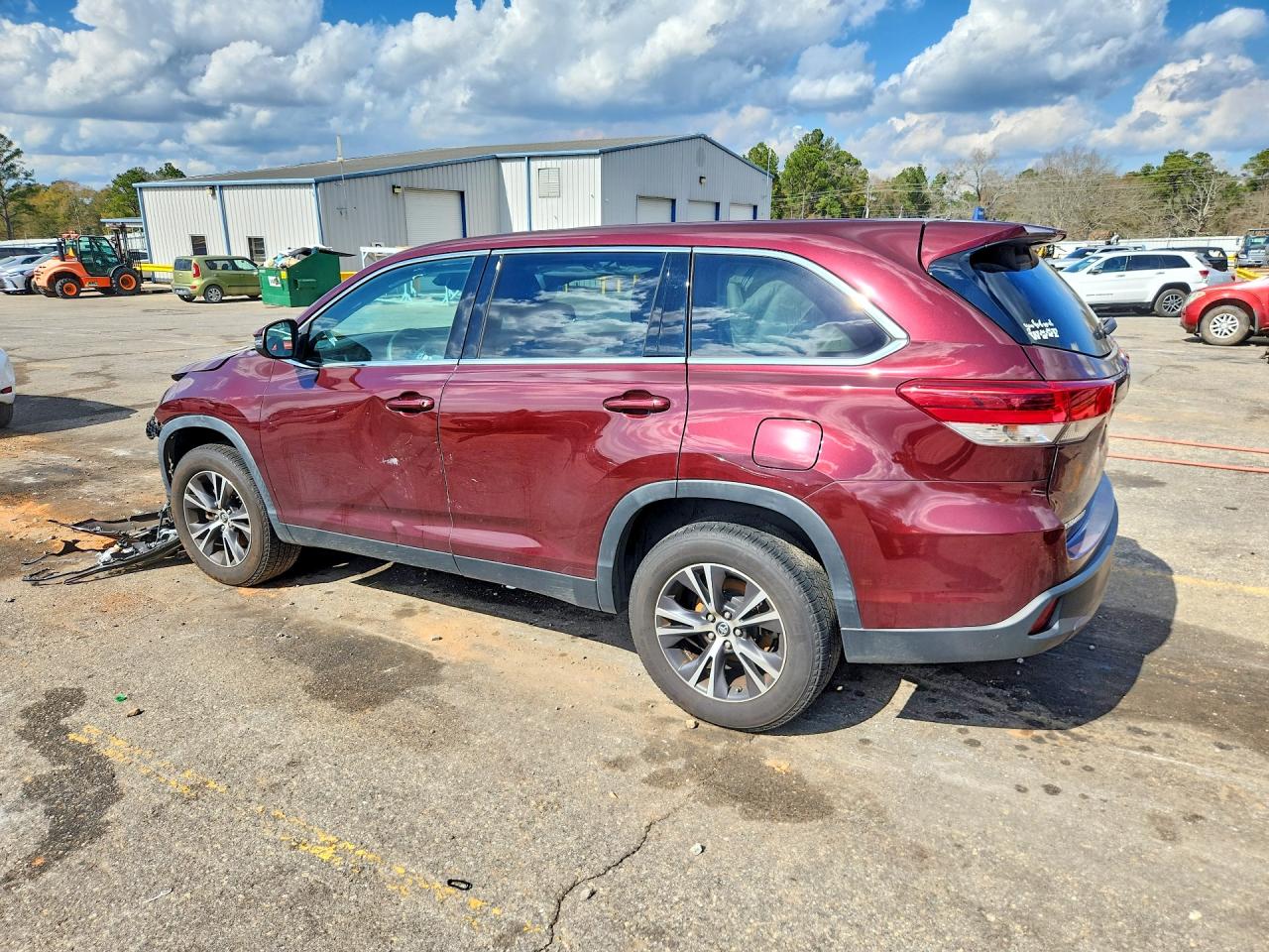 2019 TOYOTA HIGHLANDER LE photo 2