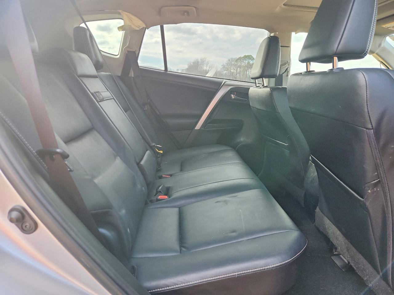 2016 TOYOTA RAV4 HV LIMITED photo 21