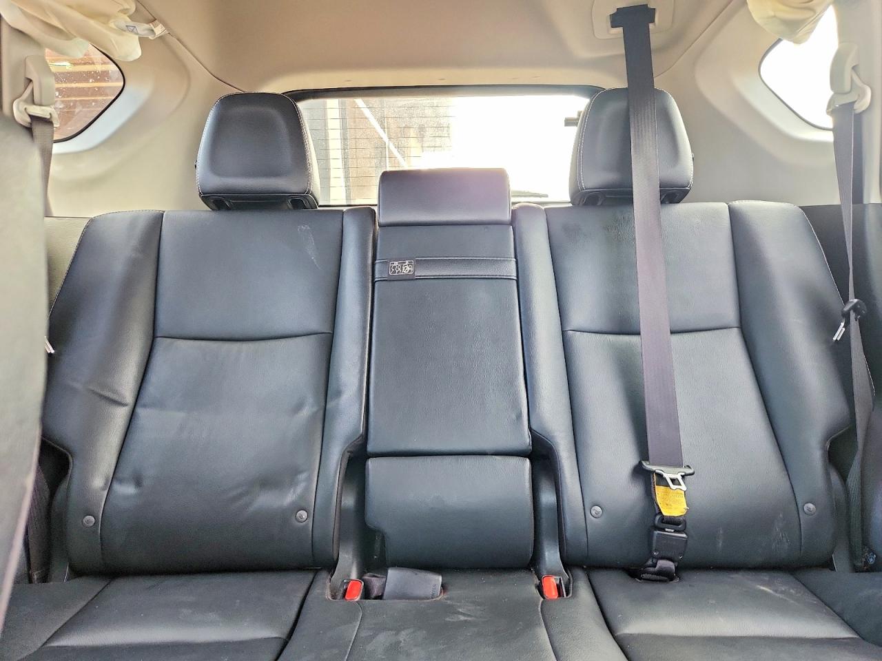 2016 TOYOTA RAV4 HV LIMITED photo 19