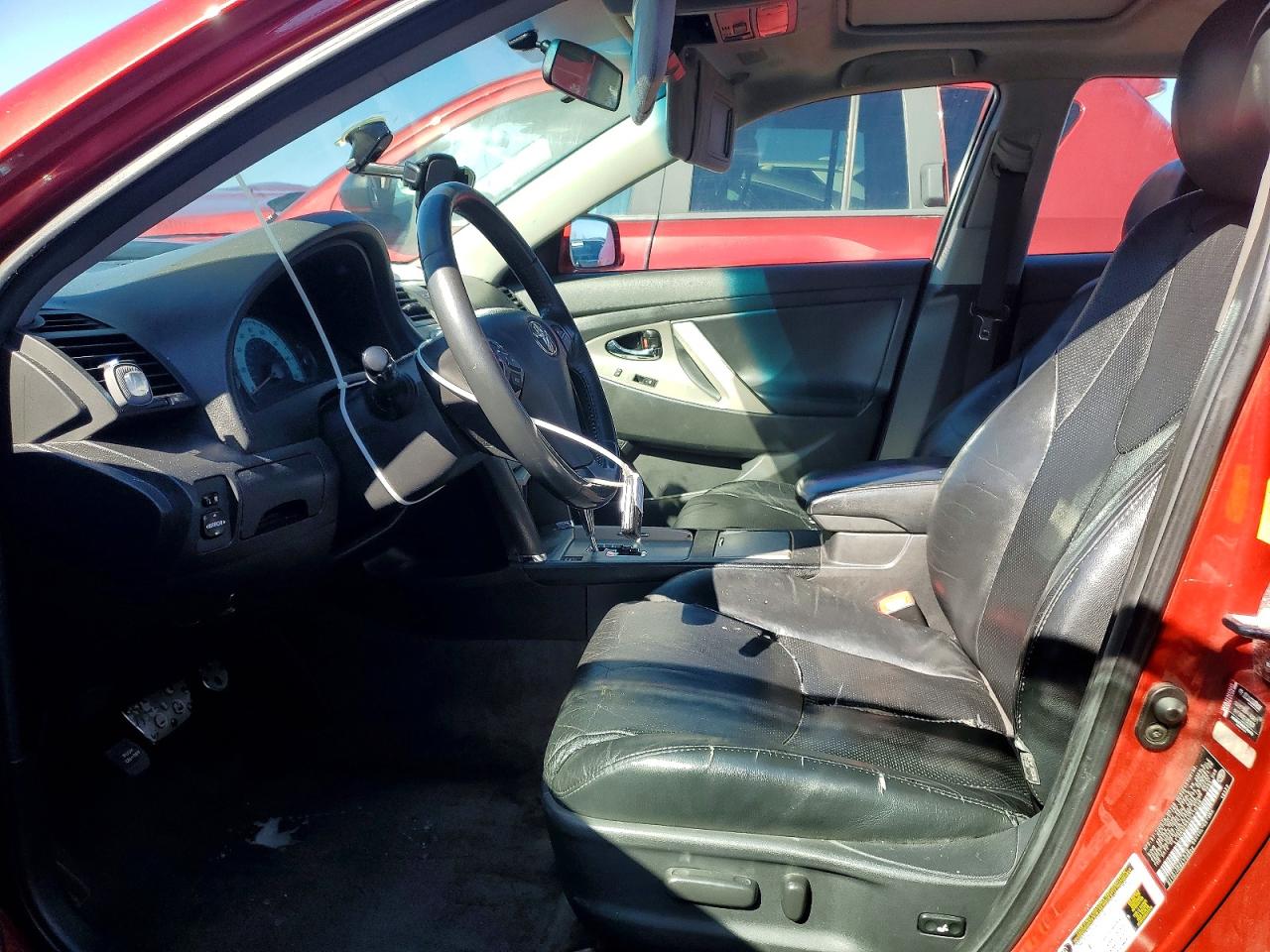 2011 TOYOTA CAMRY SE photo 13
