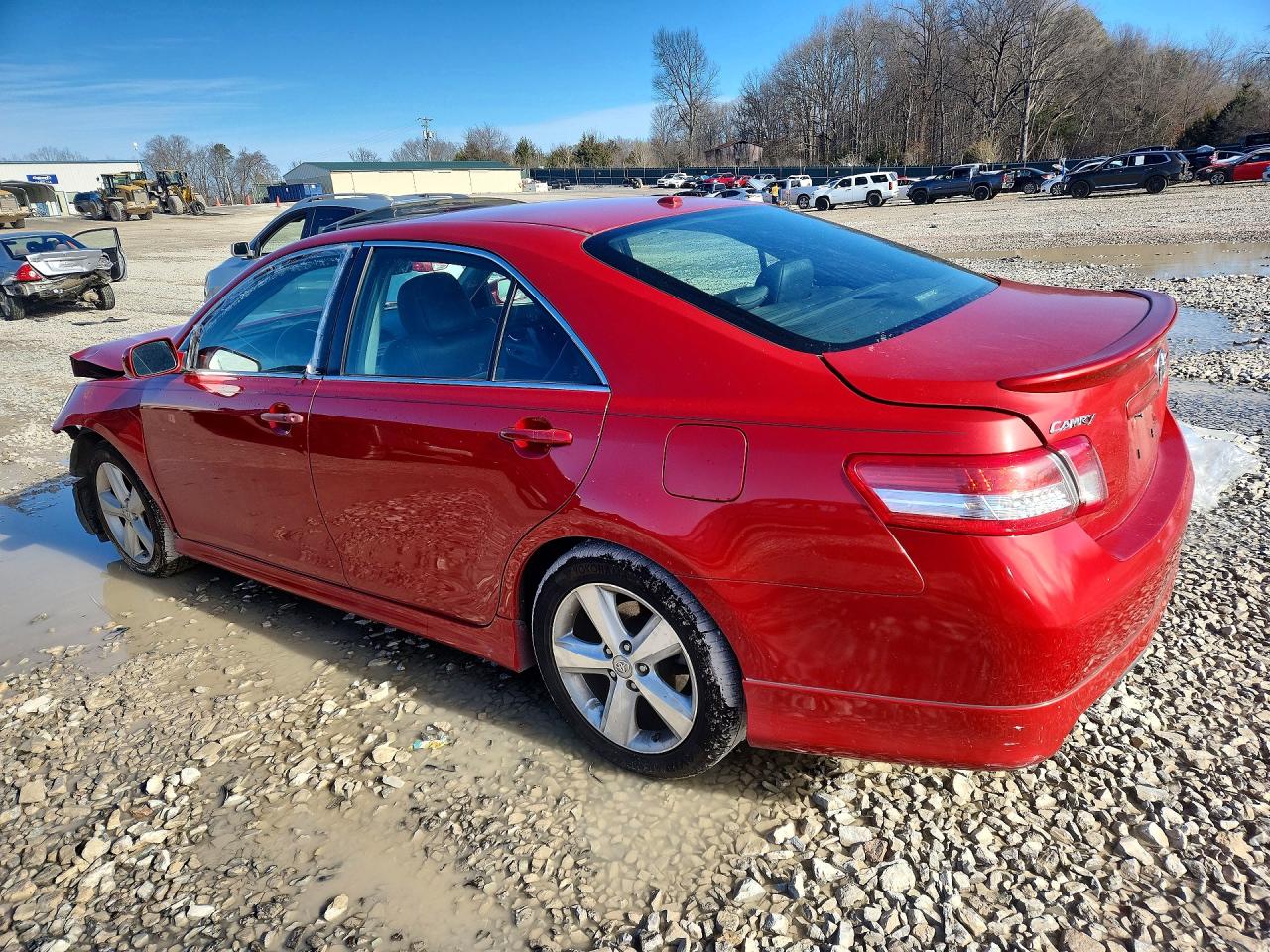 2011 TOYOTA CAMRY SE photo 3