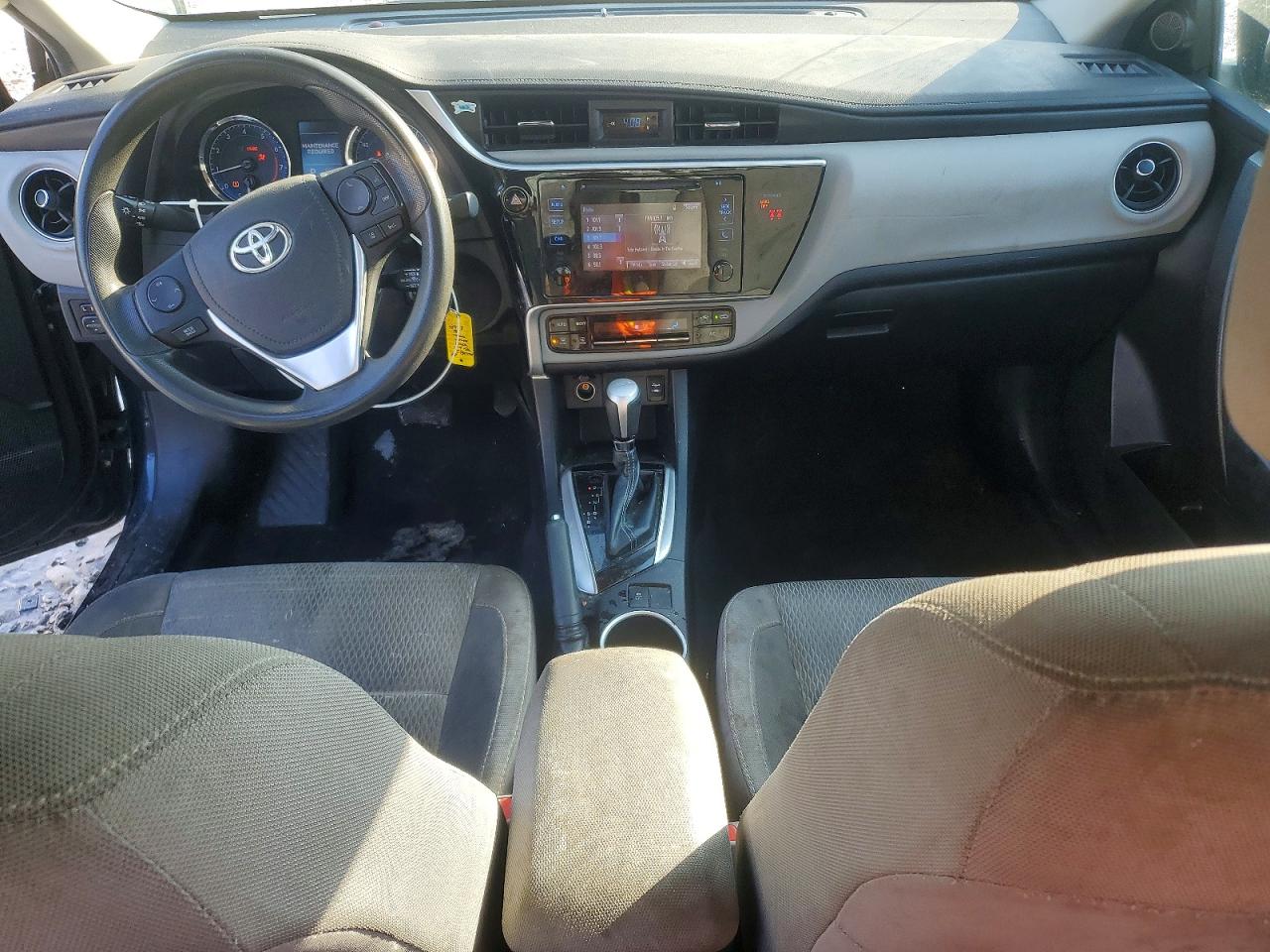 2018 TOYOTA COROLLA LE photo 15