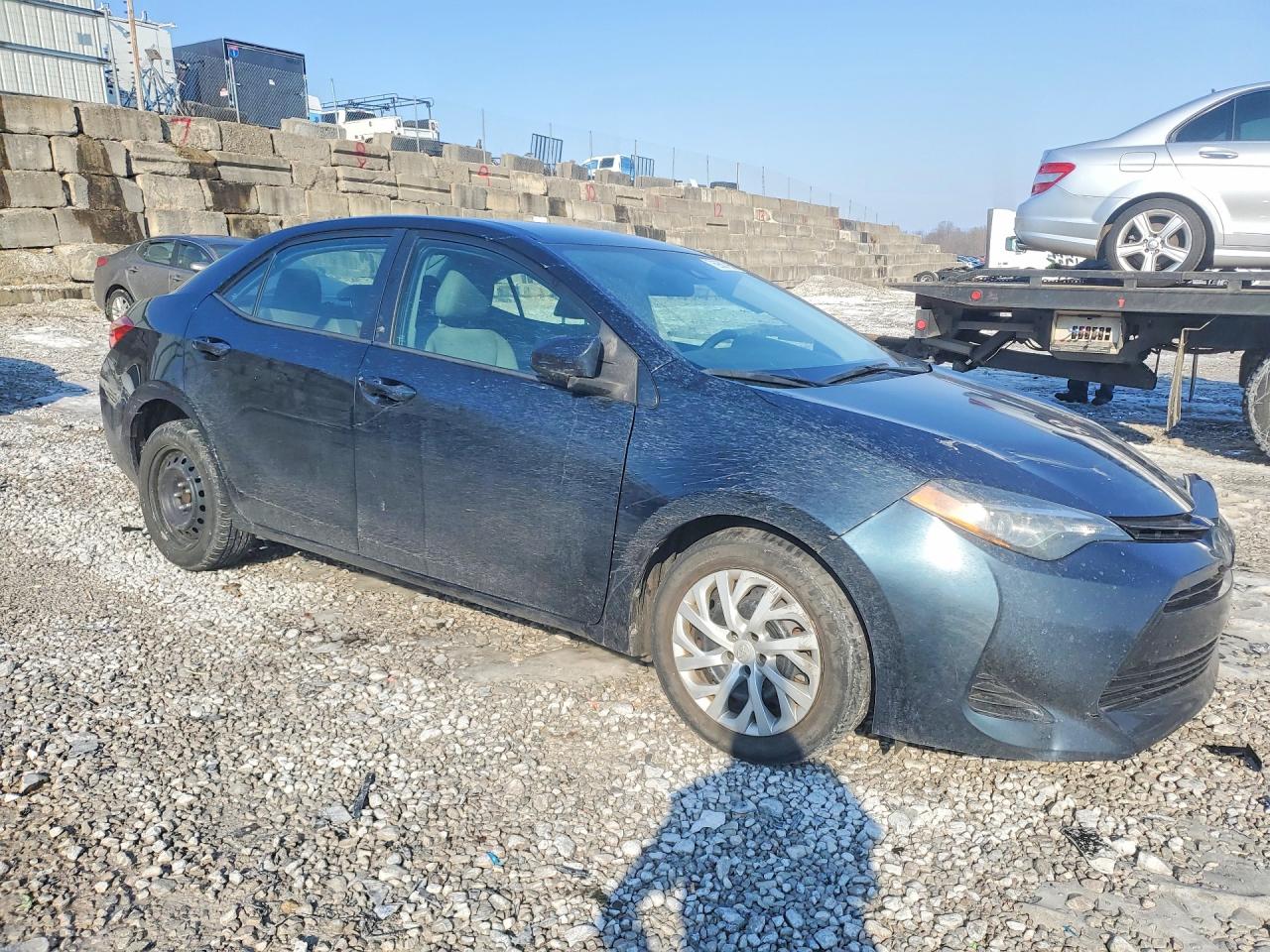 2018 TOYOTA COROLLA LE photo 7