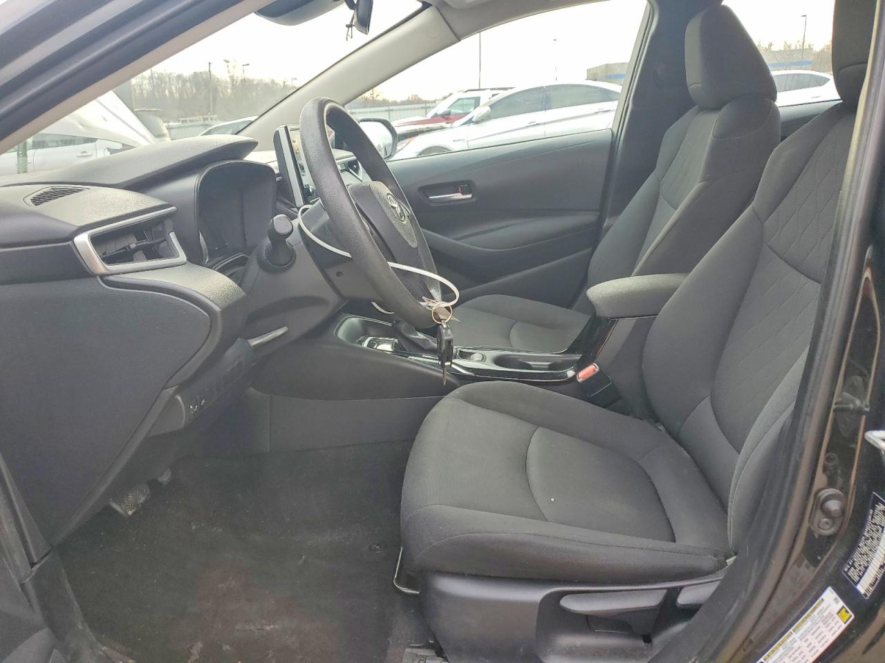 2021 TOYOTA COROLLA LE photo 13