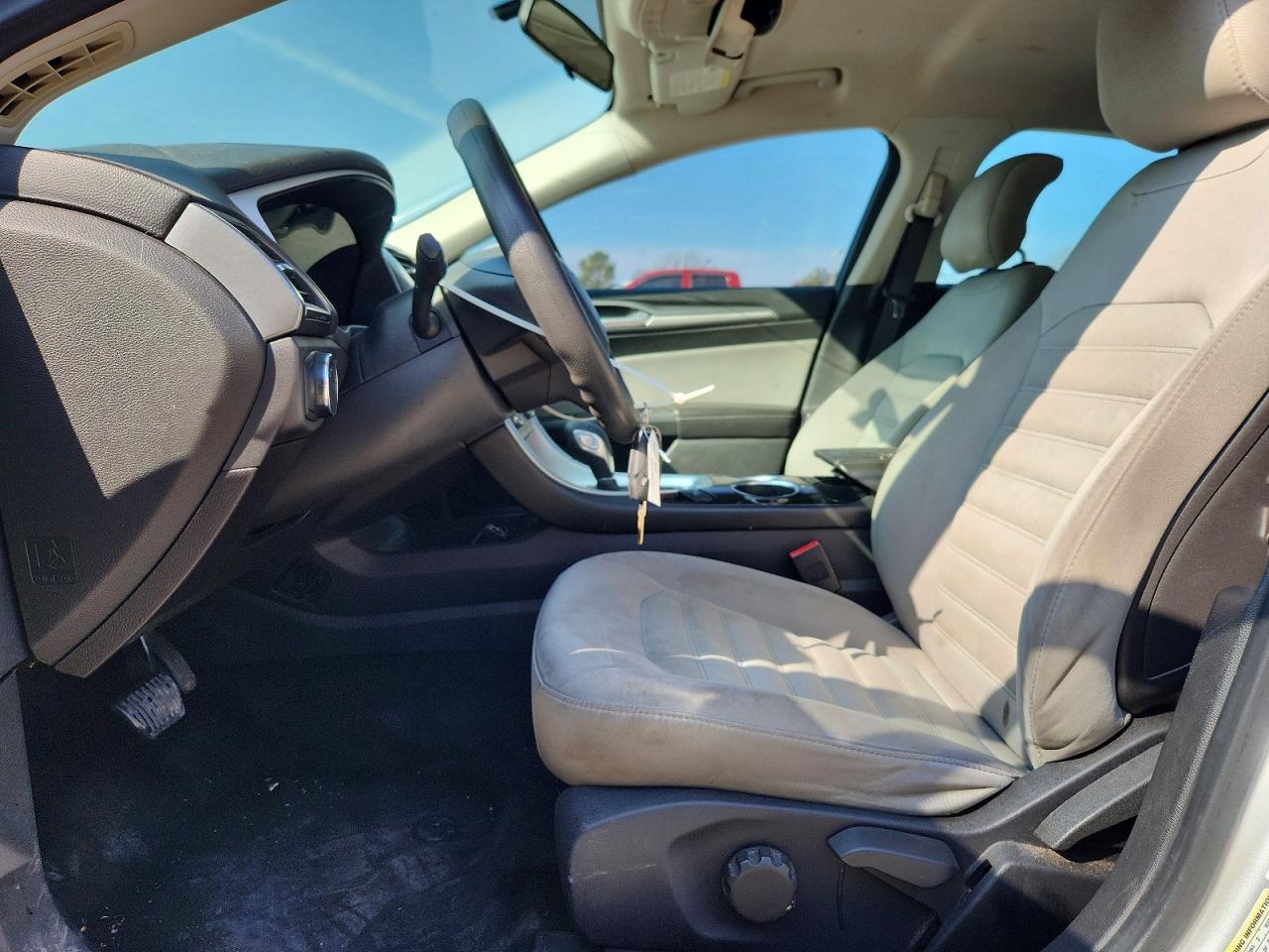 2013 FORD FUSION S photo 19