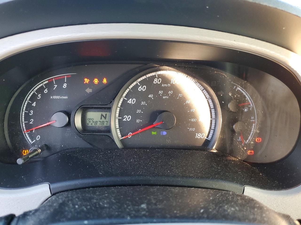 2013 TOYOTA SIENNA LE 8-PASSENGER photo 9