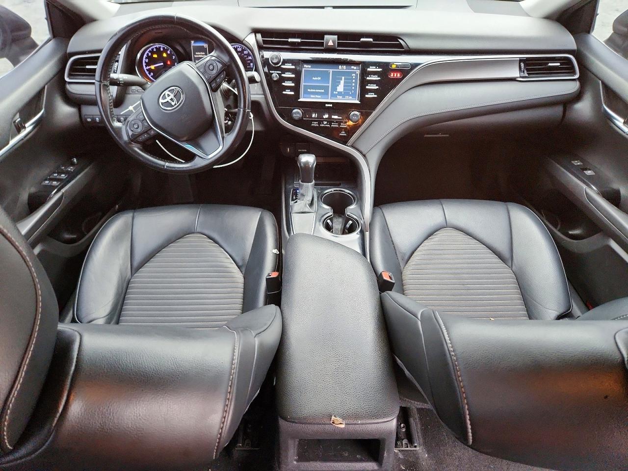 2020 TOYOTA CAMRY SE photo 8