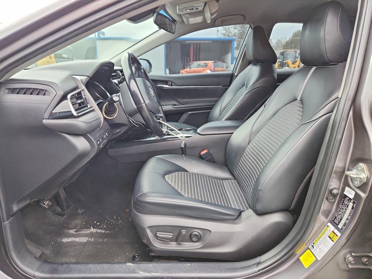 2020 TOYOTA CAMRY SE photo 7