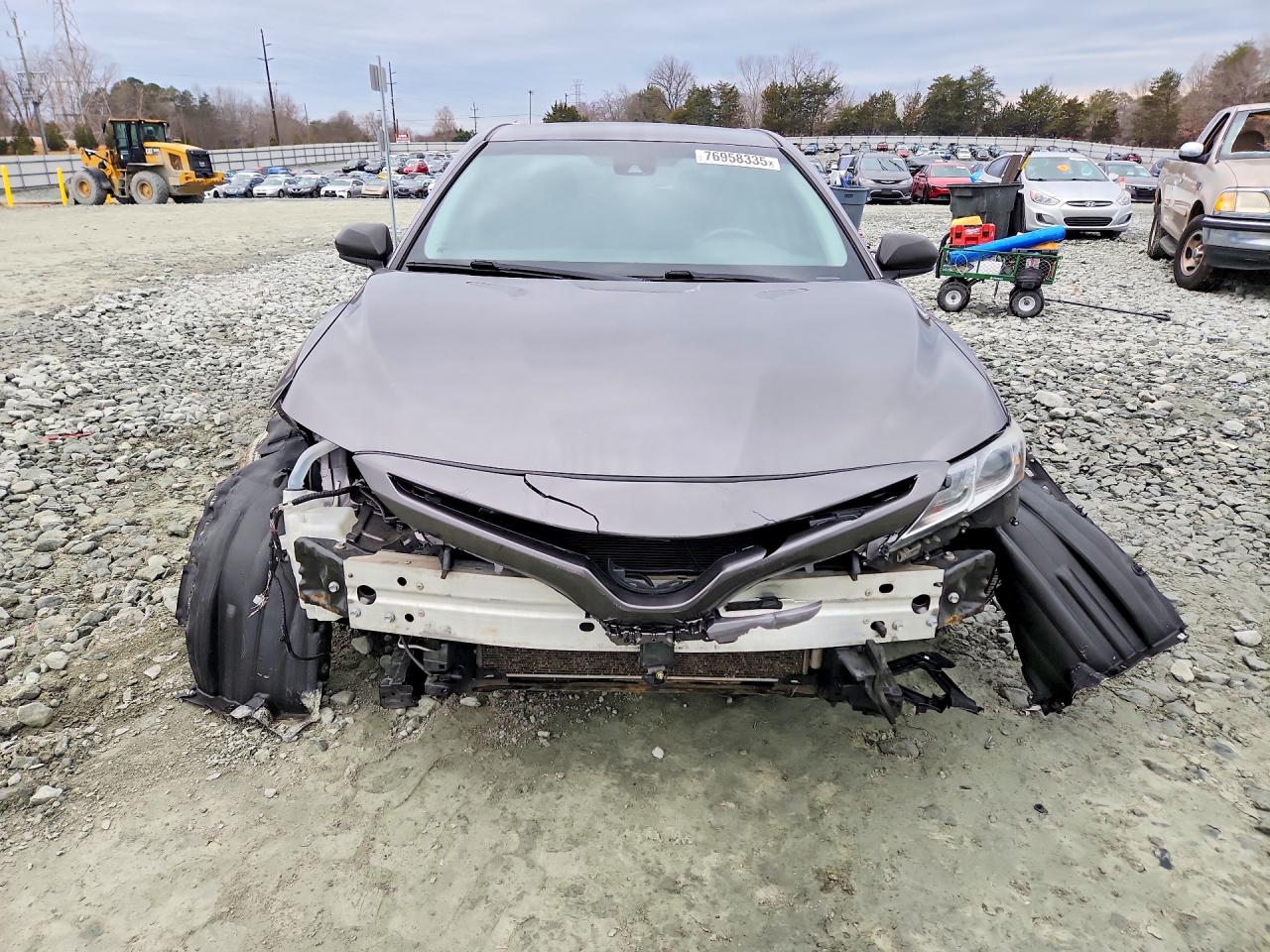 2020 TOYOTA CAMRY SE photo 5
