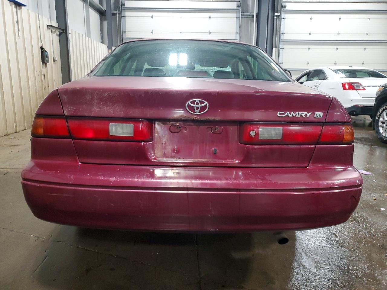 1997 TOYOTA CAMRY LE photo 6