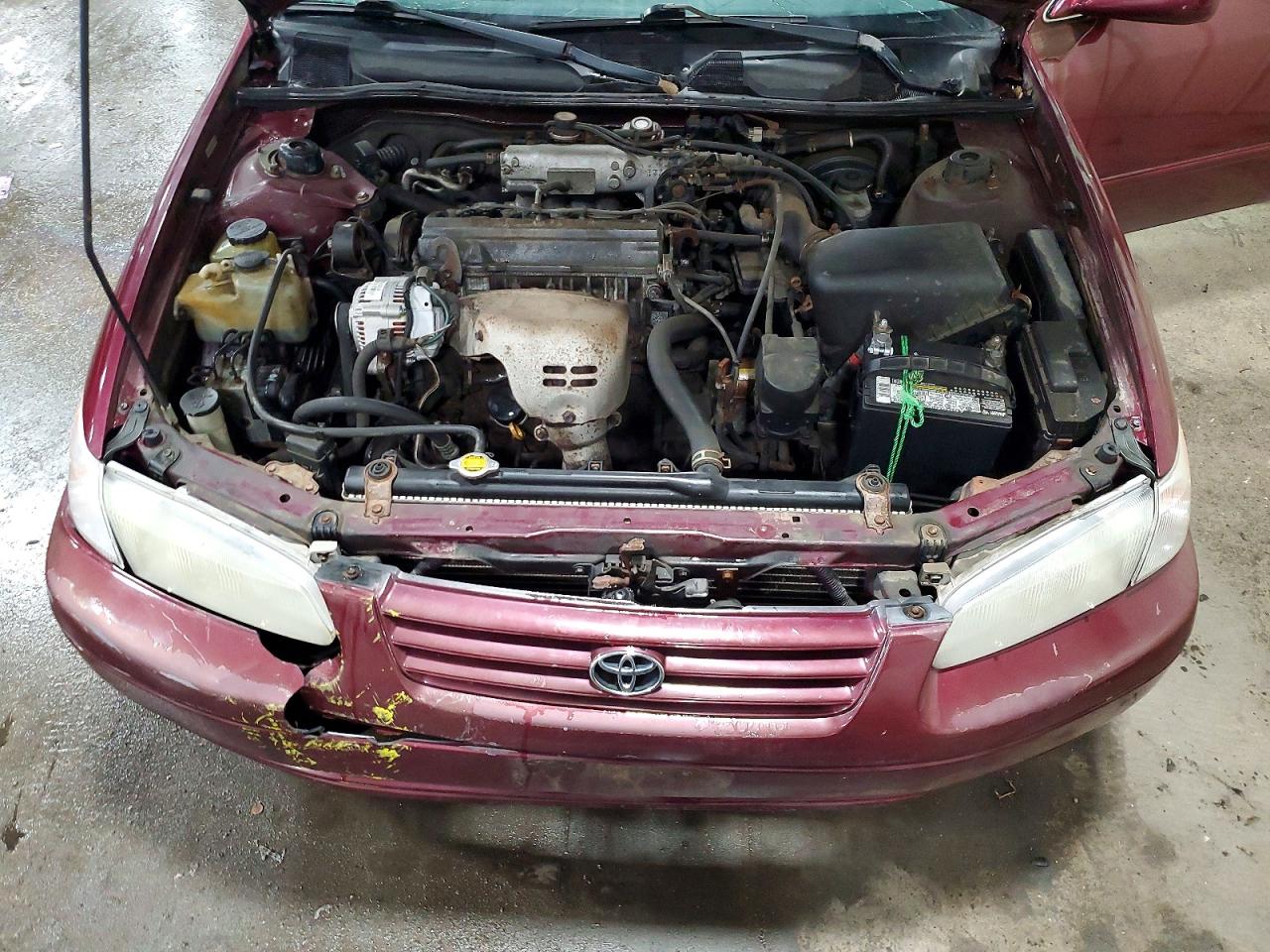 1997 TOYOTA CAMRY LE photo 11
