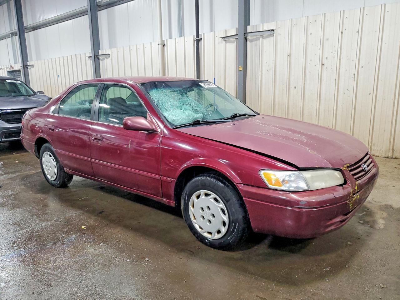 1997 TOYOTA CAMRY LE photo 4