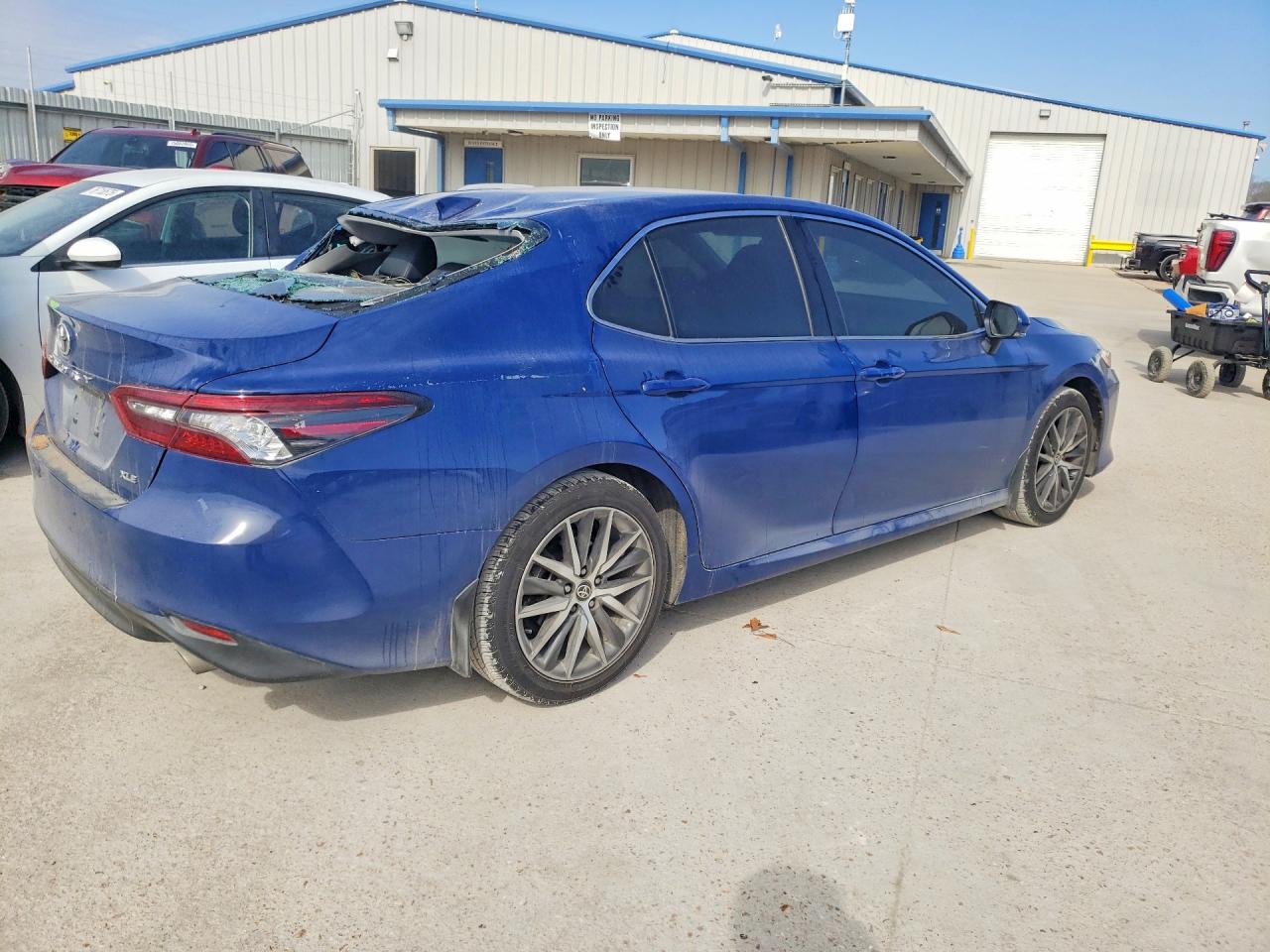2024 TOYOTA CAMRY XLE photo 3