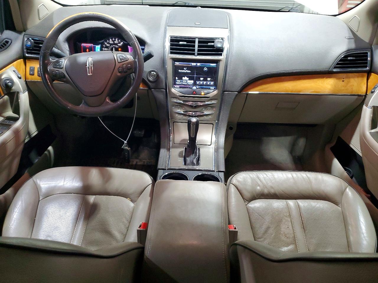 2013 LINCOLN TOWNHOUSE MKX photo 22