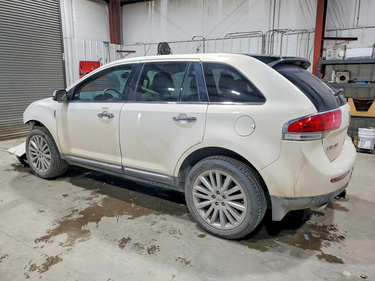 2013 LINCOLN TOWNHOUSE MKX photo 4