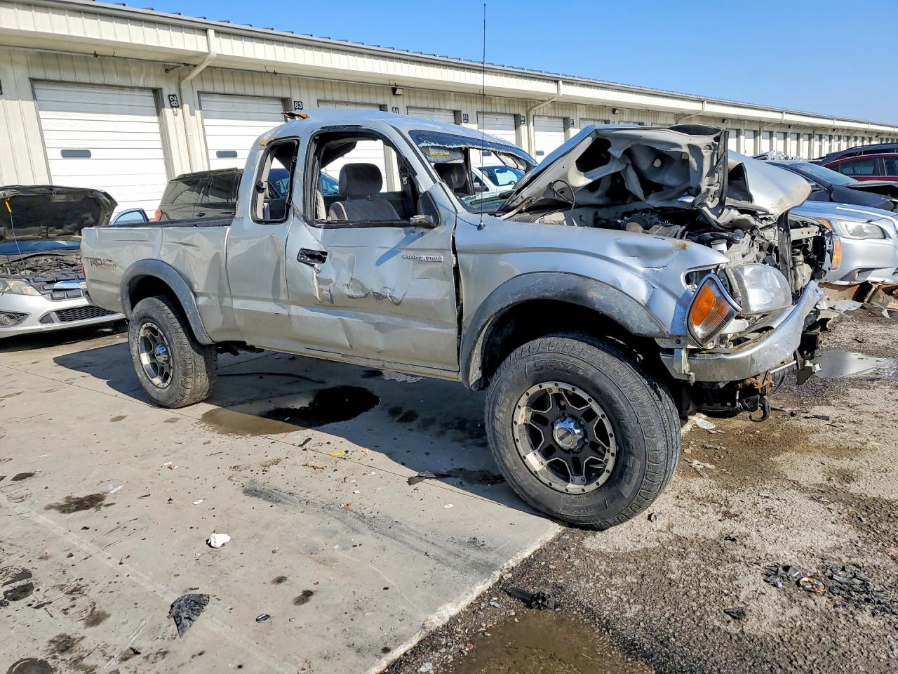 2004 TOYOTA TACOMA photo 4