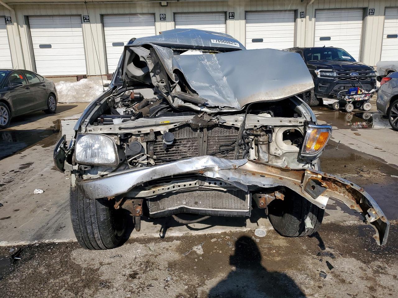 2004 TOYOTA TACOMA photo 5