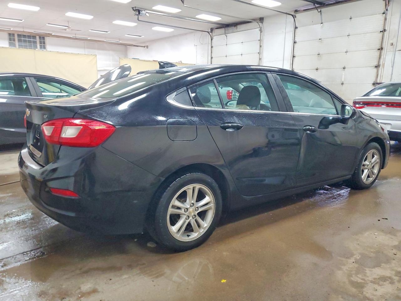 2017 CHEVROLET CRUZE LT photo 3