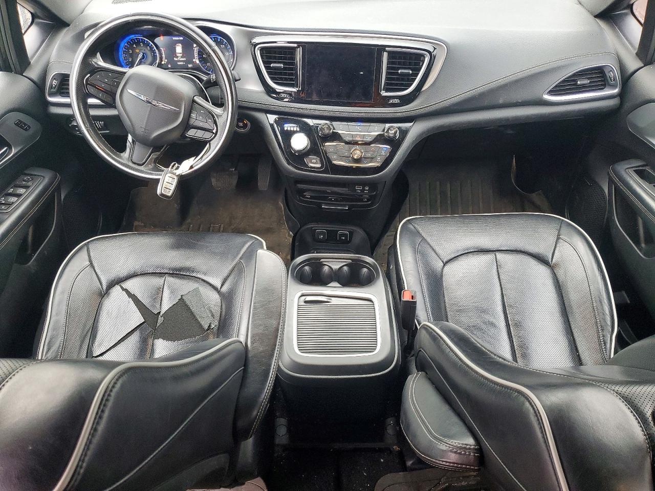 2019 CHRYSLER PACIFICA LIMITED photo 22