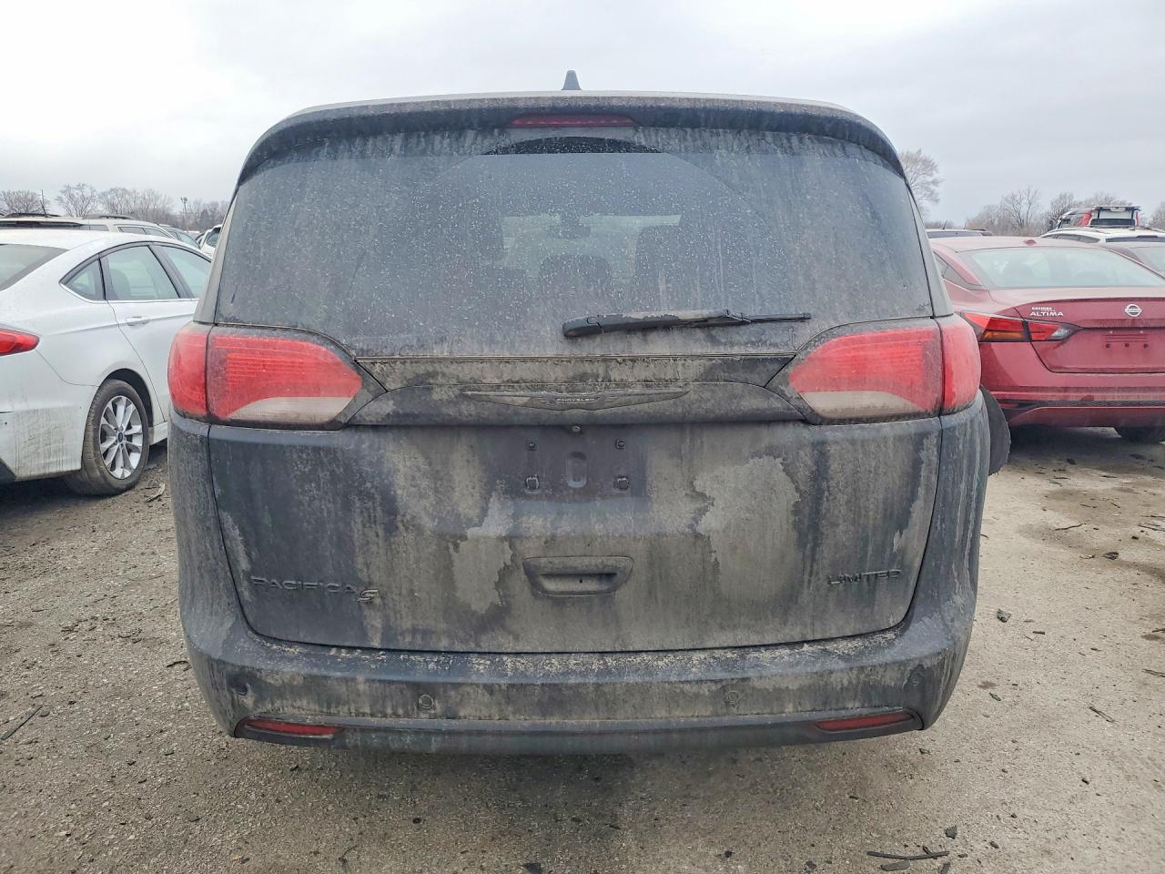 2019 CHRYSLER PACIFICA LIMITED photo 16