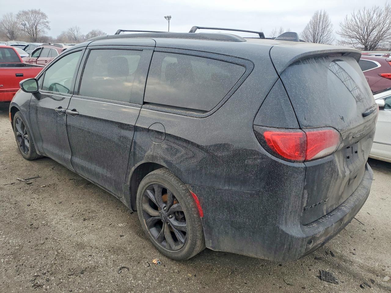 2019 CHRYSLER PACIFICA LIMITED photo 4