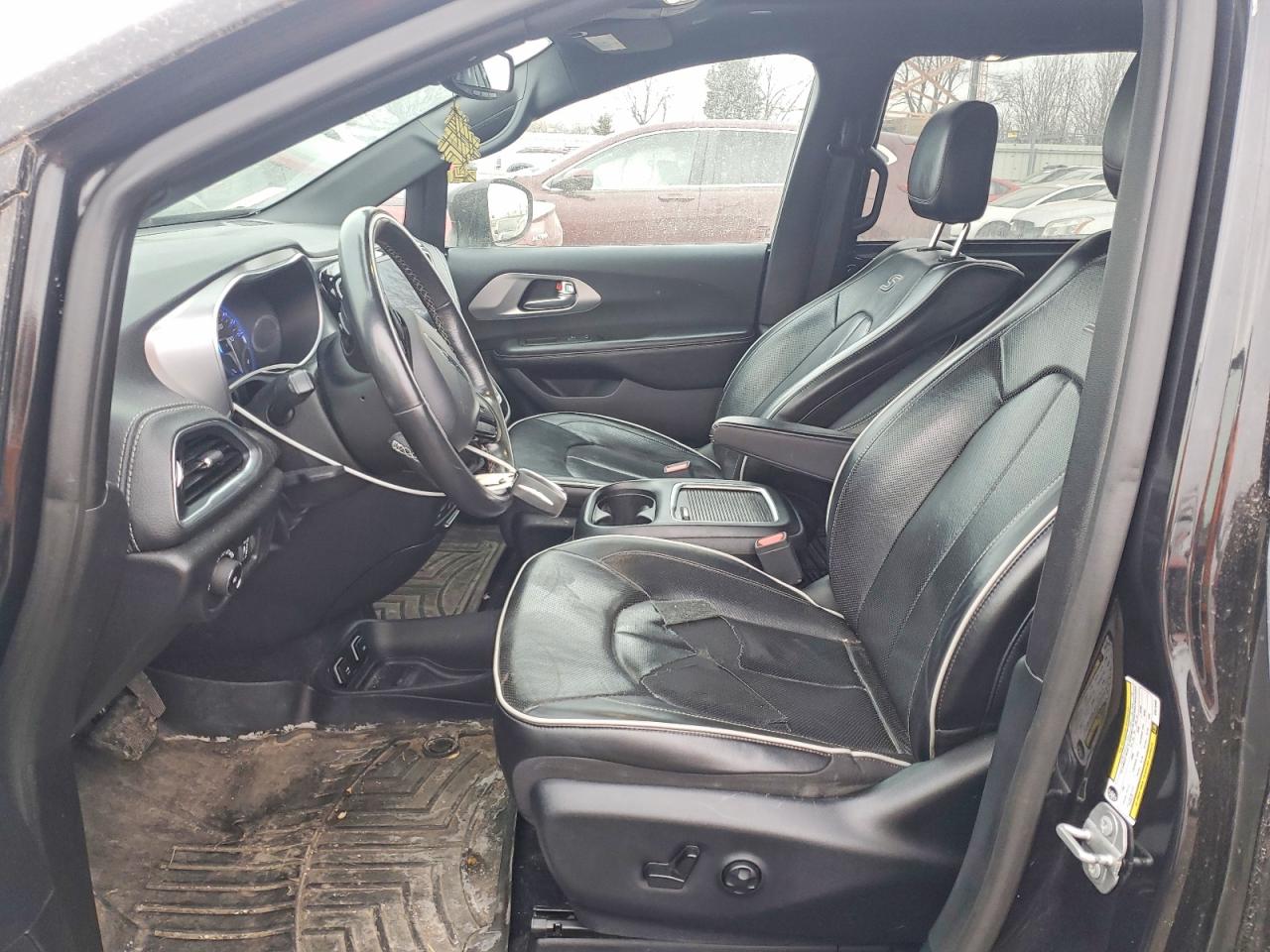 2019 CHRYSLER PACIFICA LIMITED photo 19