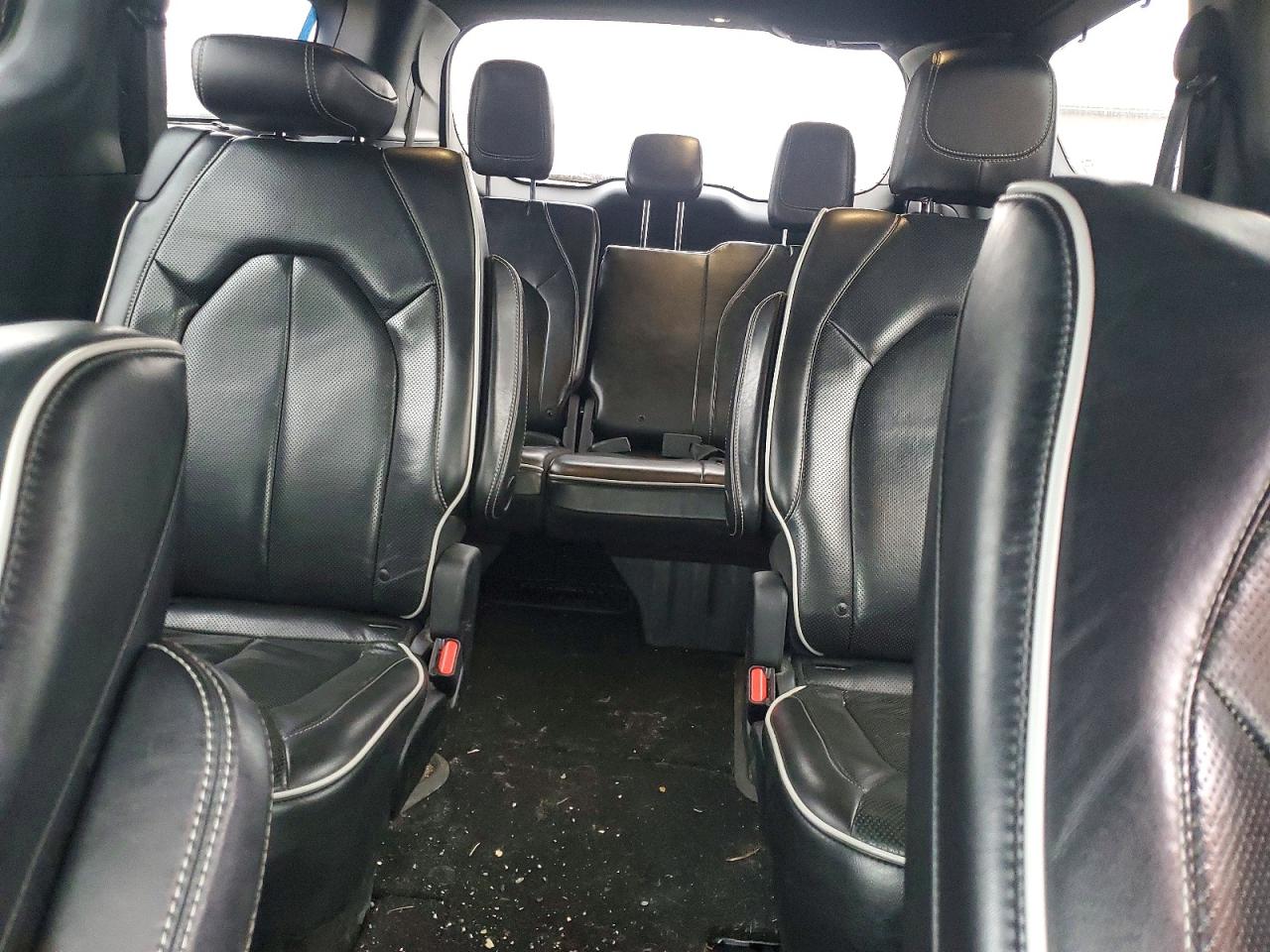 2019 CHRYSLER PACIFICA LIMITED photo 28