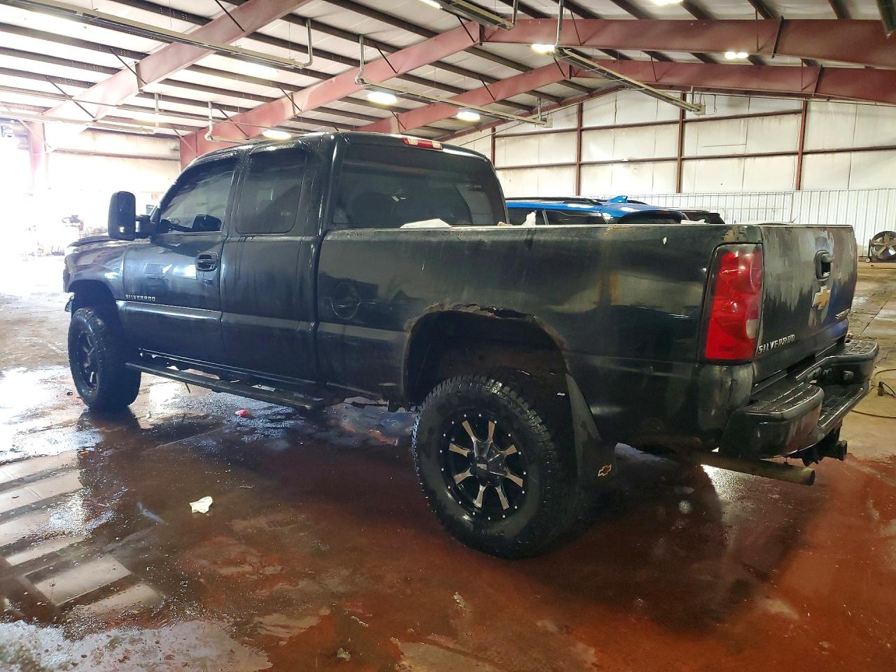 2005 CHEVROLET SILVERADO K2500 HEAVY DUTY photo 2