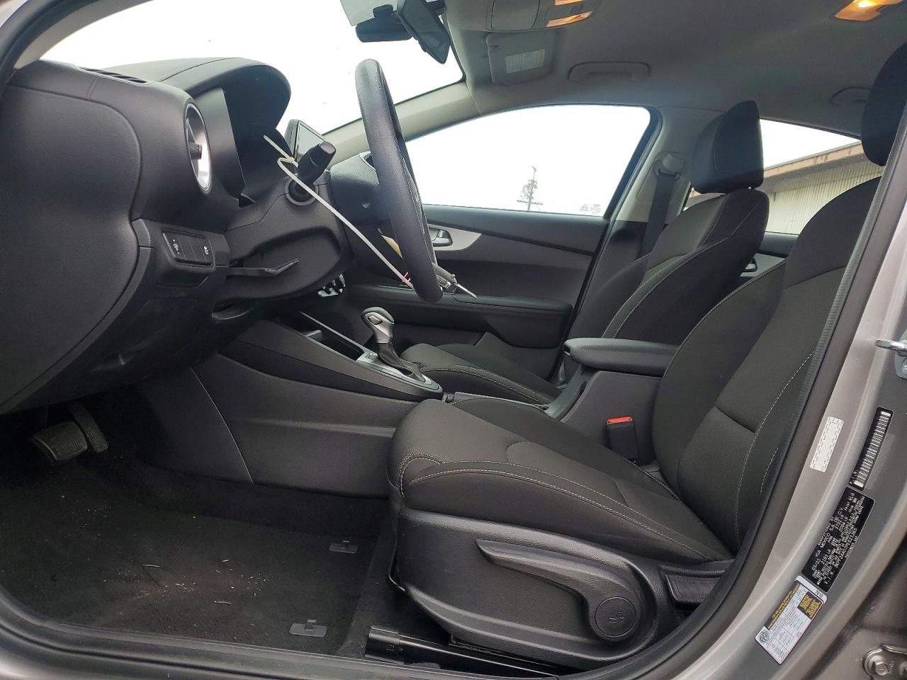 2023 KIA FORTE LXS photo 7