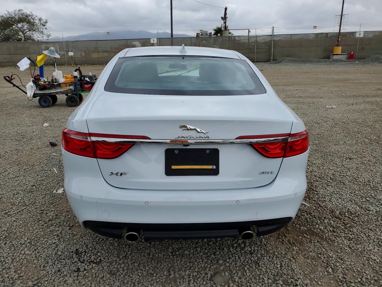 2016 JAGUAR XF PREMIUM photo 6