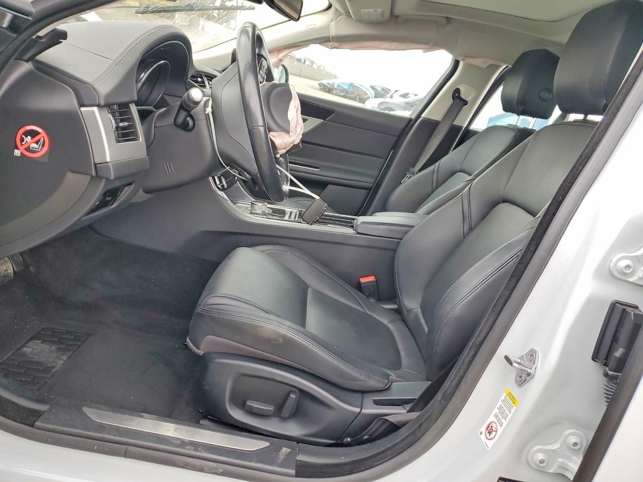 2016 JAGUAR XF PREMIUM photo 7
