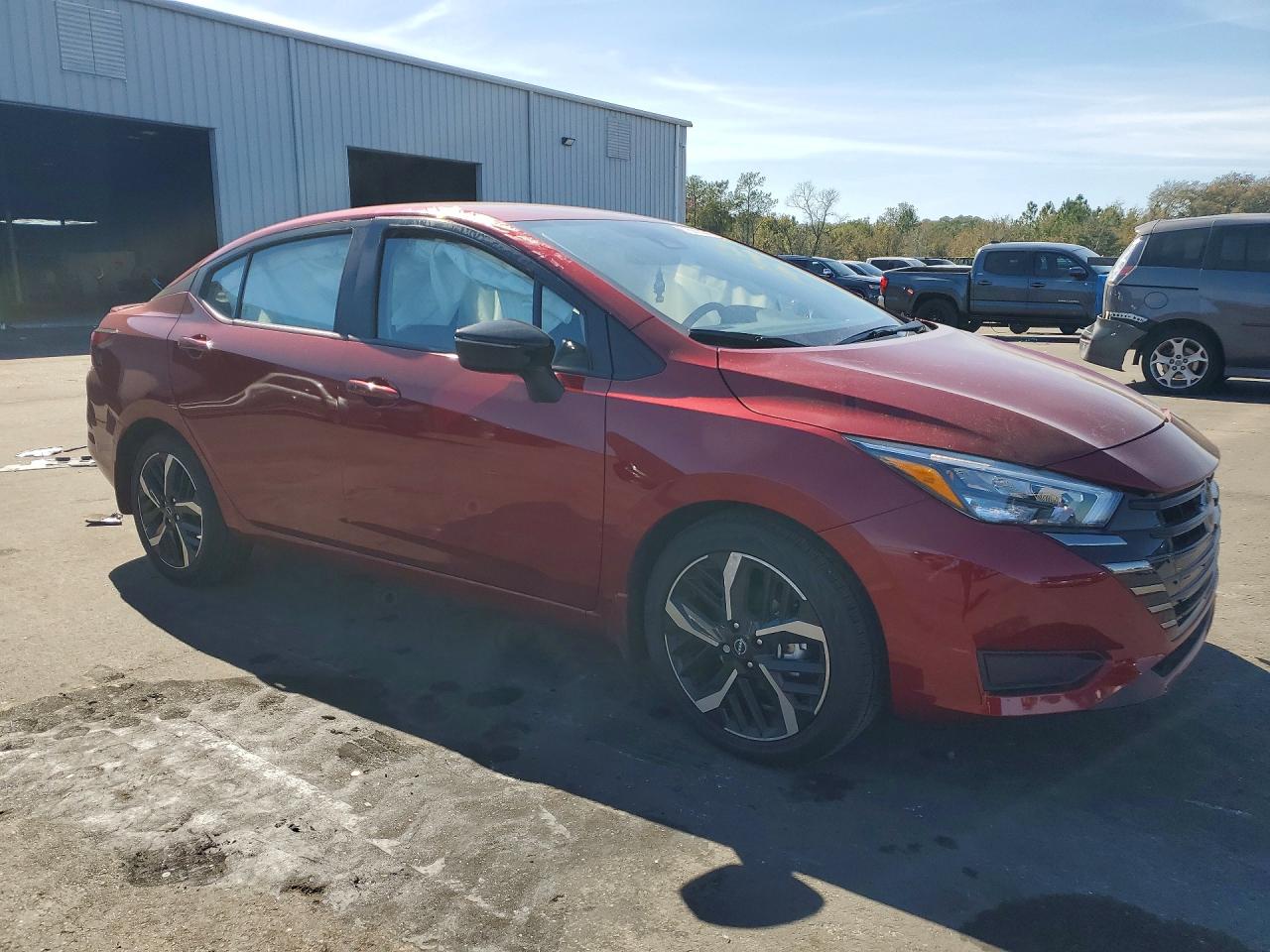 2025 NISSAN VERSA SR photo 4