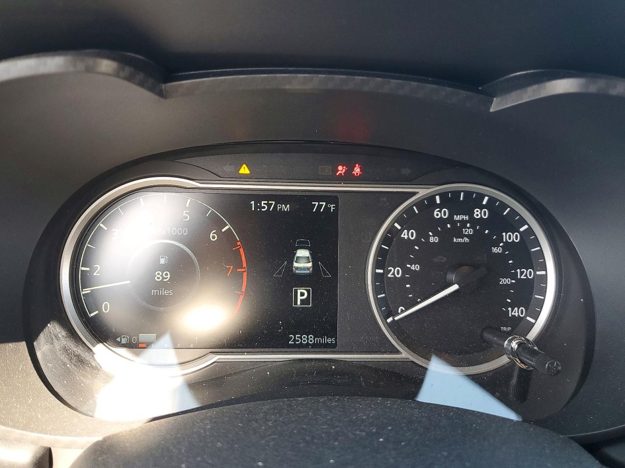 2025 NISSAN VERSA SR photo 9