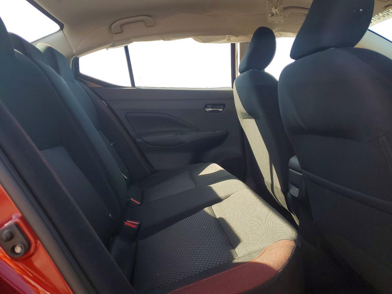 2025 NISSAN VERSA SR photo 10