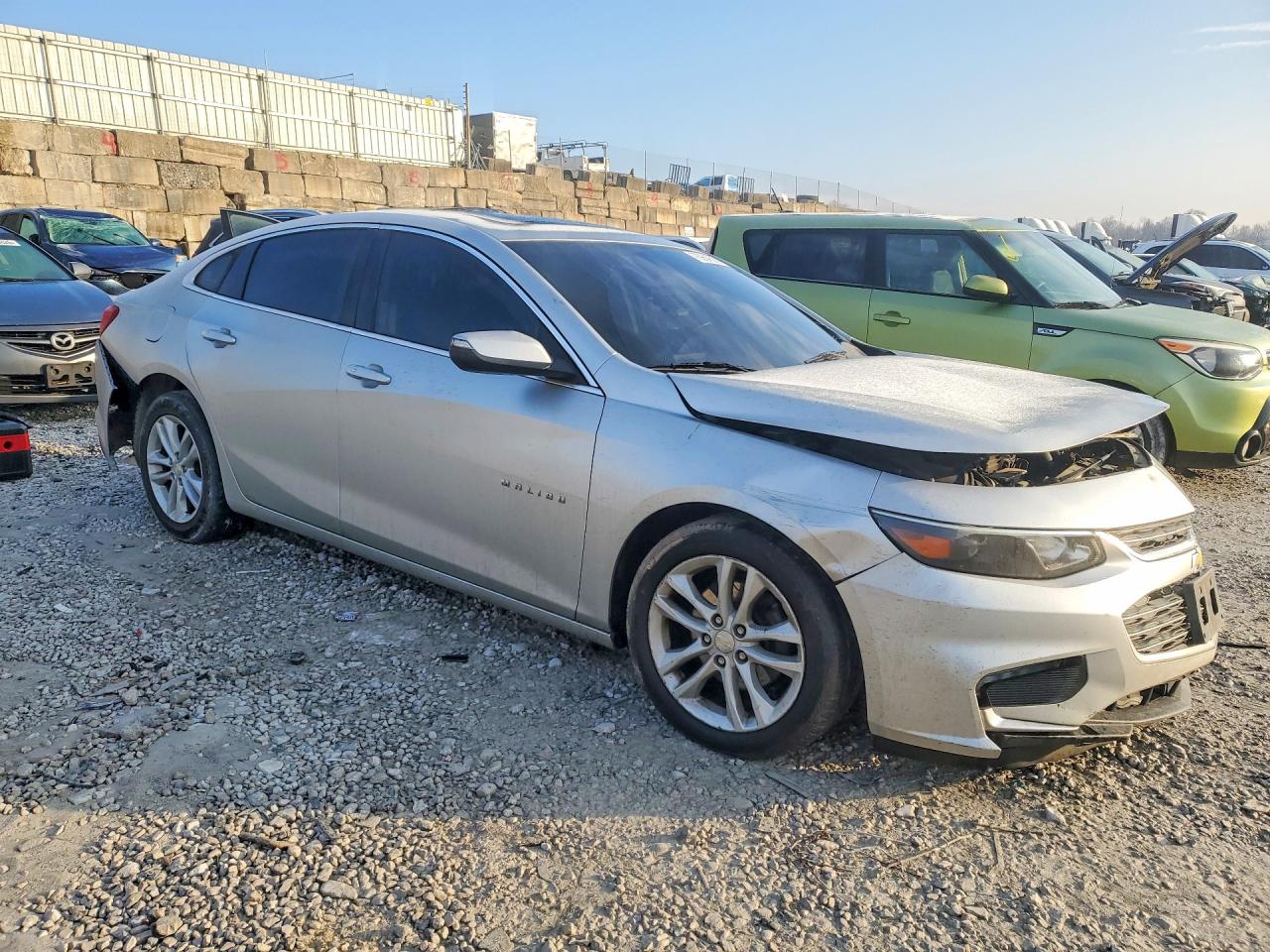 2016 CHEVROLET MALIBU LT photo 4