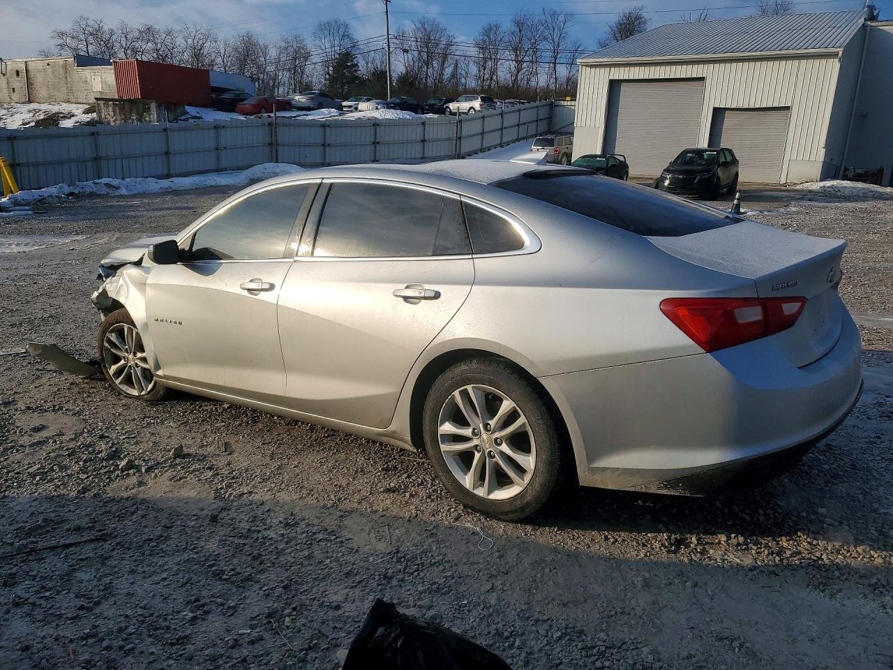 2016 CHEVROLET MALIBU LT photo 2