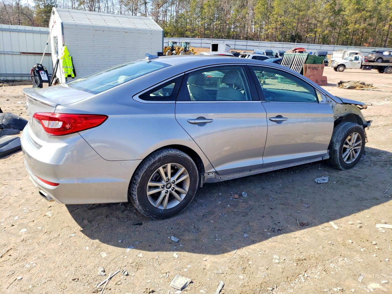 2015 HYUNDAI SONATA SE photo 5