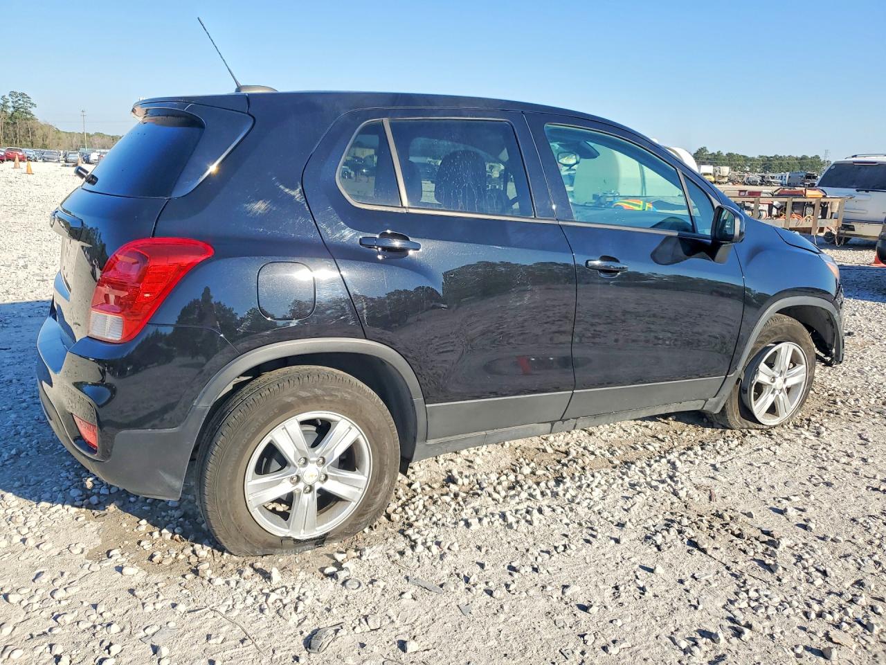 2021 CHEVROLET TRAX LS photo 5