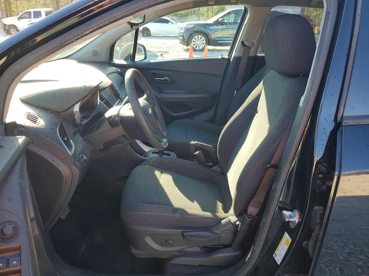 2021 CHEVROLET TRAX LS photo 13