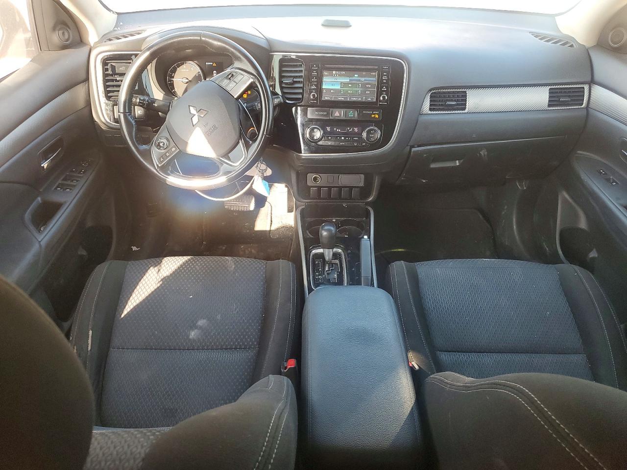 2017 MITSUBISHI OUTLANDER ES photo 22