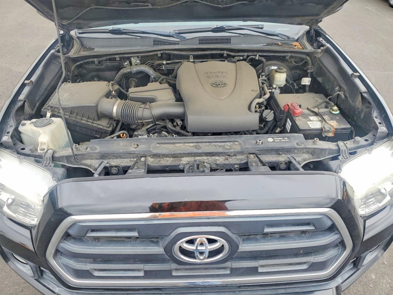 2017 TOYOTA TACOMA photo 21